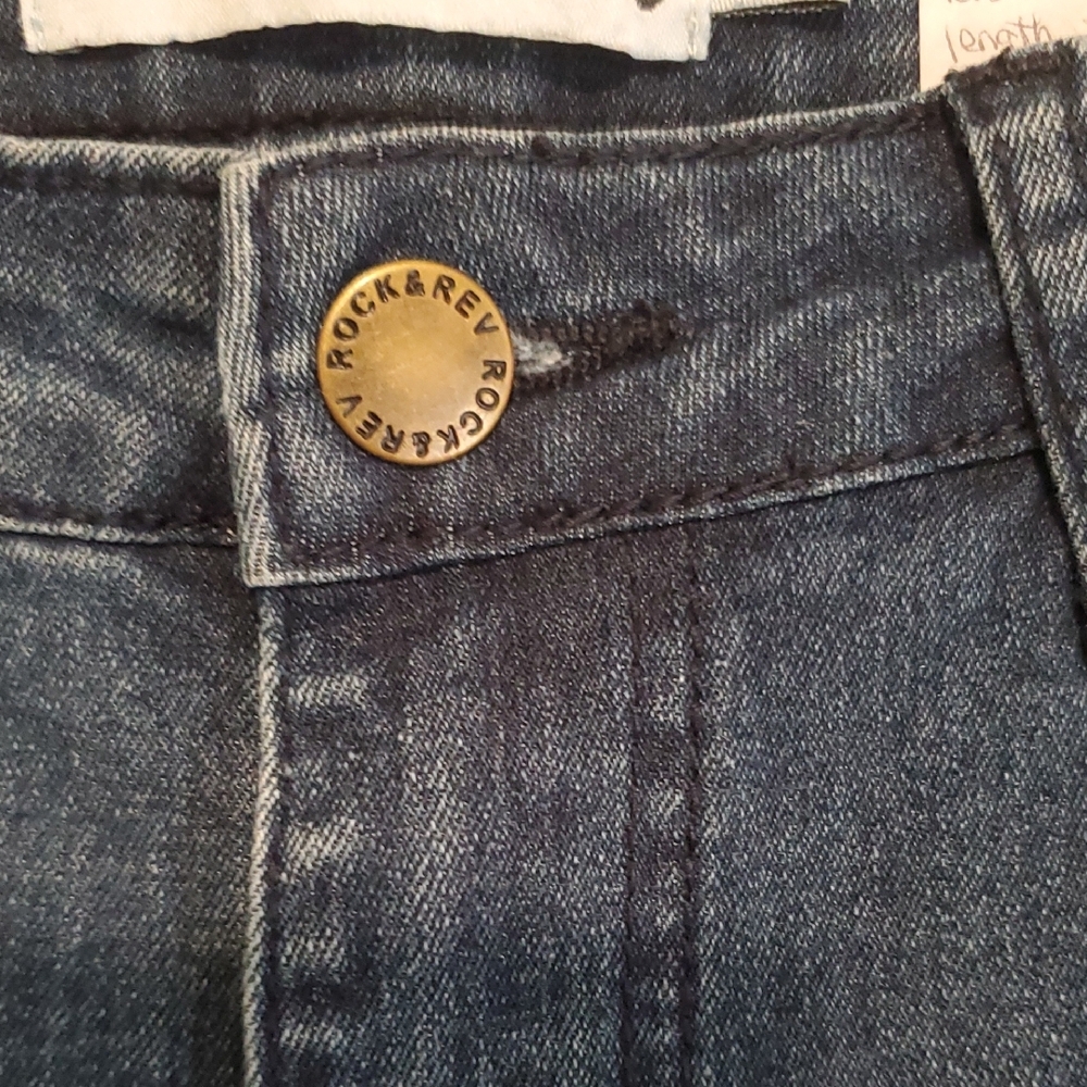 THE ROCKIN REV Stylish Boxy Dark Blue Flare Jeans - Picture 4 of 8